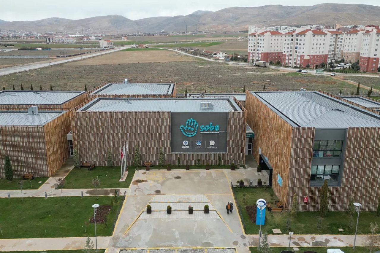 Konya’da otizmli bireyler ve ailelerine yönelik 10 yıllık saha deneyimiyle