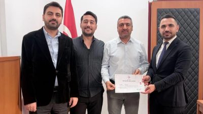 Kozluk Devlet Hastanesinde, görevlerini özveriyle yerine getiren, başarılı çalışmaları ve