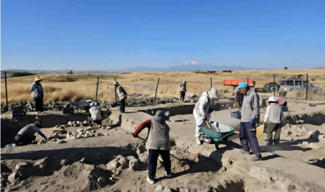 Kayseri’deki Kültepe-Kaniş kazılarında, Helenistik Dönem’e ait mozaik döşemeli bir yapı
