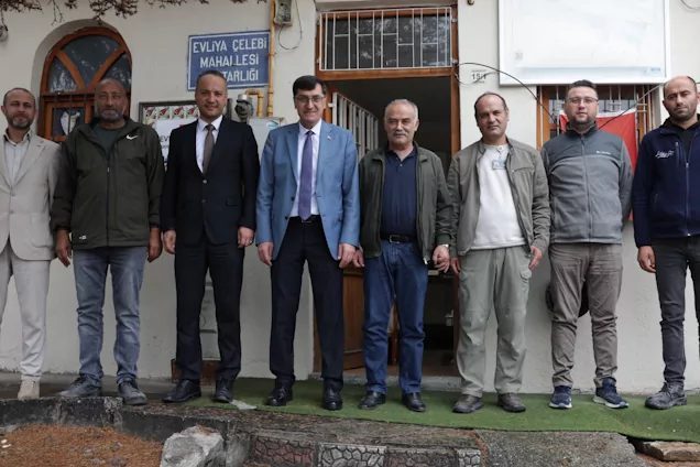 Kütahya Belediye Başkanı Kahveci, mahallede tamamlanan çalışmalar ile planlanan projeleri