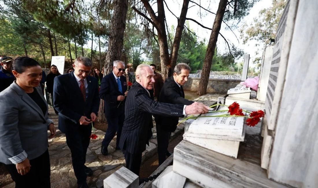 Efes Selçuk Belediyesi, 29 Ekim Cumhuriyet Bayramı kapsamında Mahmut Esat