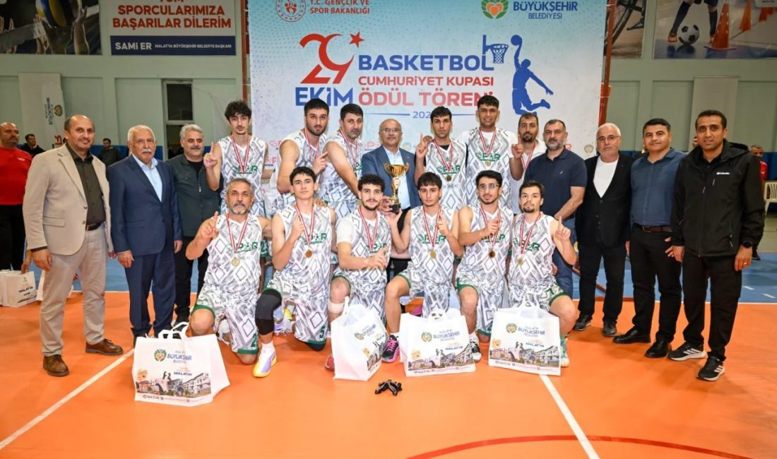Malatya Büyükşehir Belediyesi tarafından 29 Ekim Cumhuriyet Bayramı dolayısıyla düzenlenen
