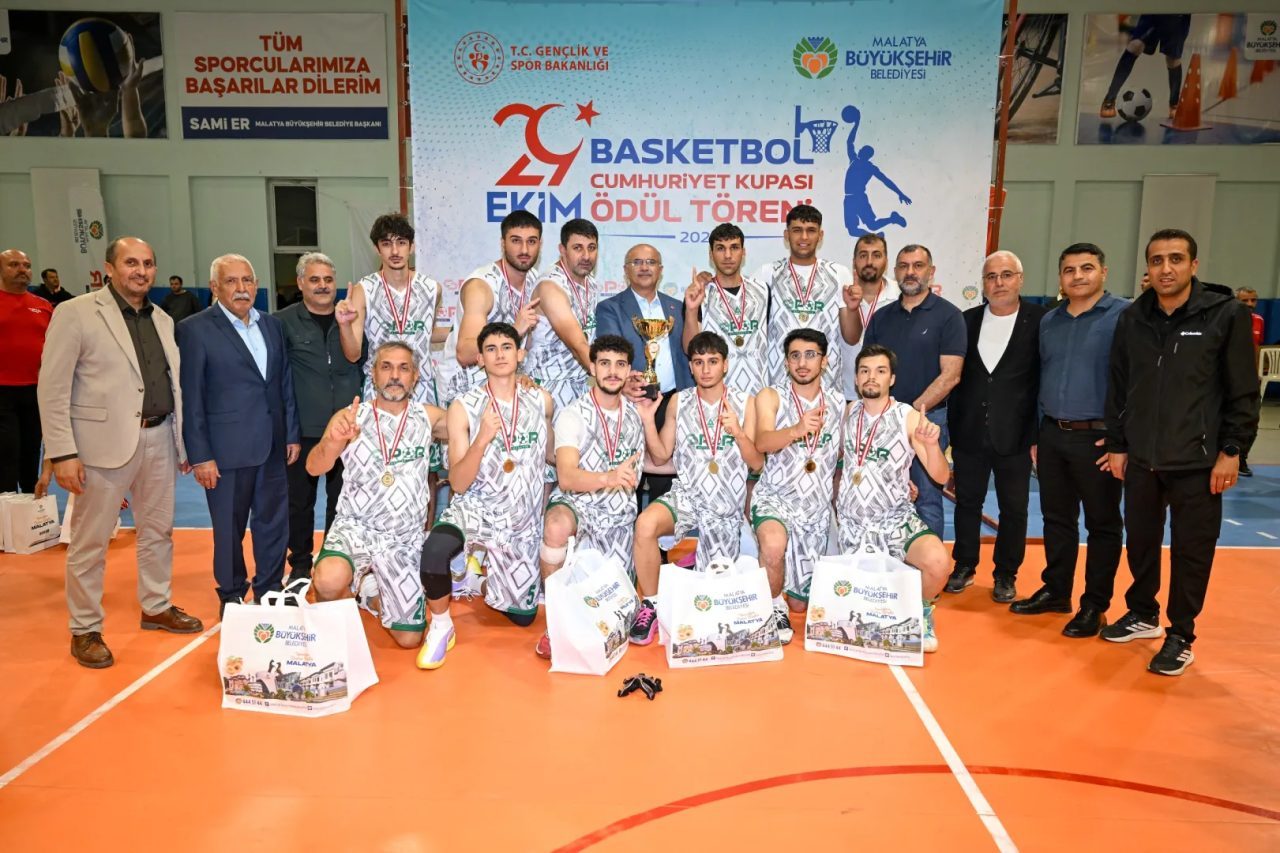 Malatya Büyükşehir Belediyesi tarafından 29 Ekim Cumhuriyet Bayramı dolayısıyla düzenlenen