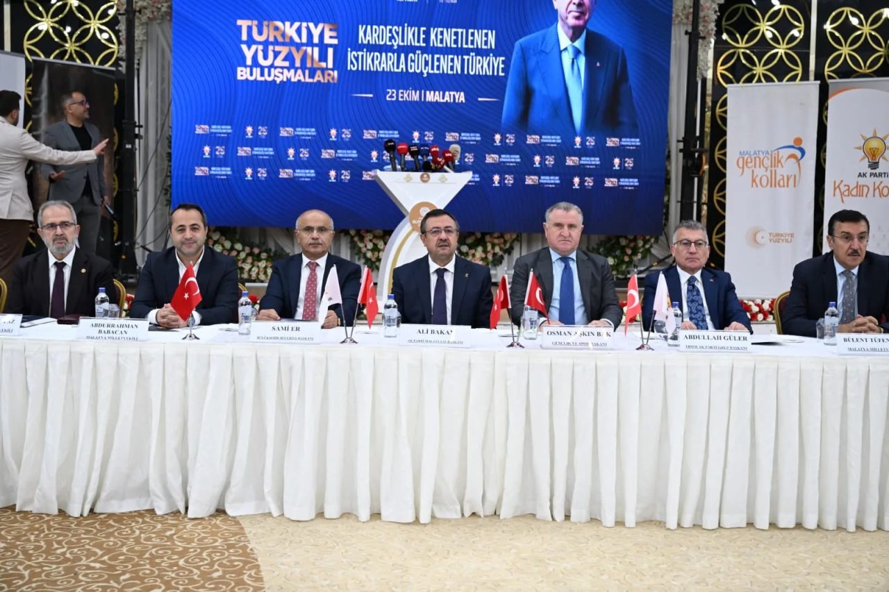 Malatya Büyükşehir Belediye Başkanı Sami Er, Türkiye Yüzyılı Buluşmaları kapsamında