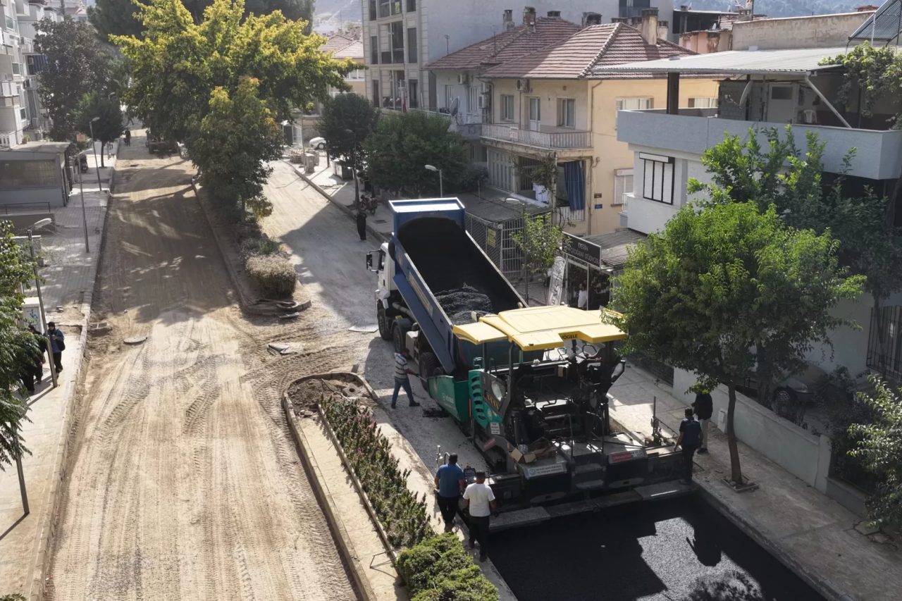 Manisa Büyükşehir Belediyesi, Salihli’de Namık Kemal ve Şehitler mahallelerini birbirine