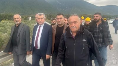 Manisa’nın Soma ilçesinde ödenmeyen maaşları nedeniyle direnişe geçen maden işçilerinin