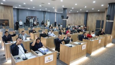 MERSİN-Toroslar Belediyesinin 2027 yılı bütçesi, belediye meclisinde kabul edildi. Belediyenin