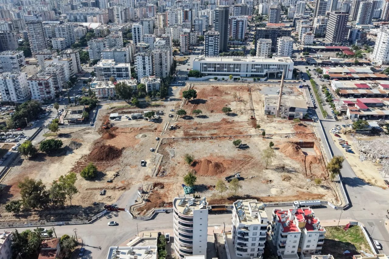 Mersin Büyükşehir Belediyesi, kent genelinde vatandaşların sosyal yaşamına katkı sunacak,