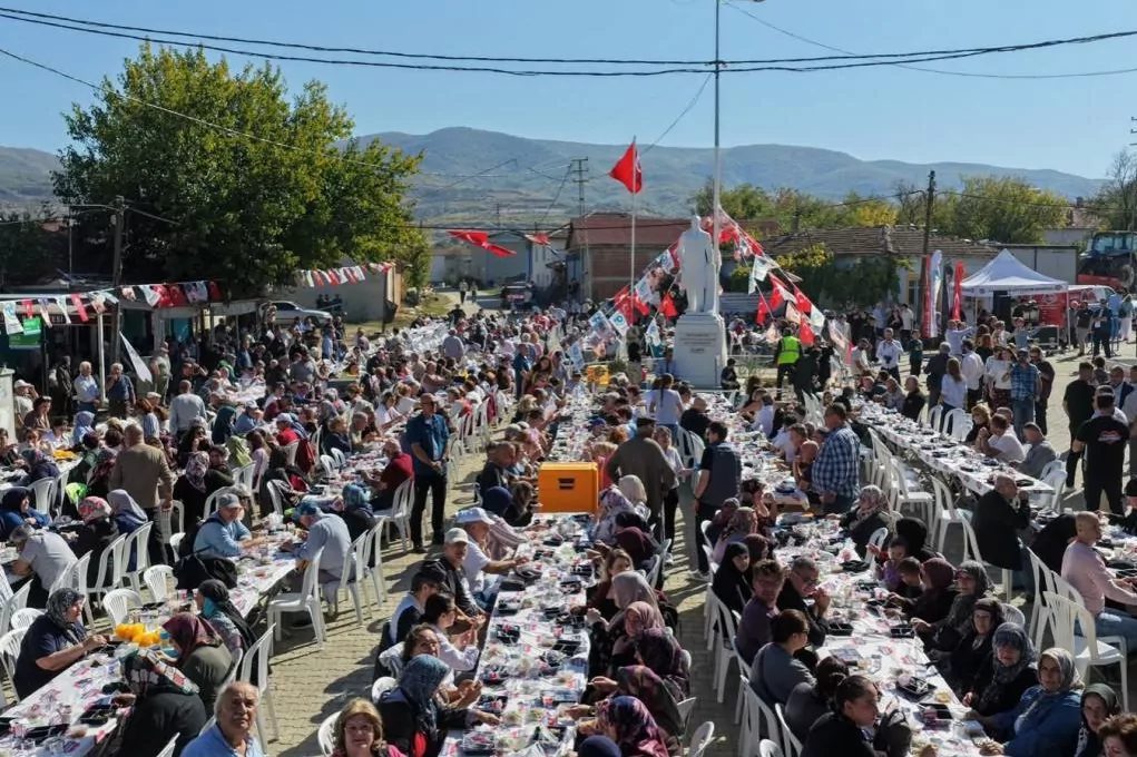 Tekirdağ’ın Süleymanpaşa ilçesine bağlı Semetli Mahallesi, tarihsel bir buluşmaya ev
