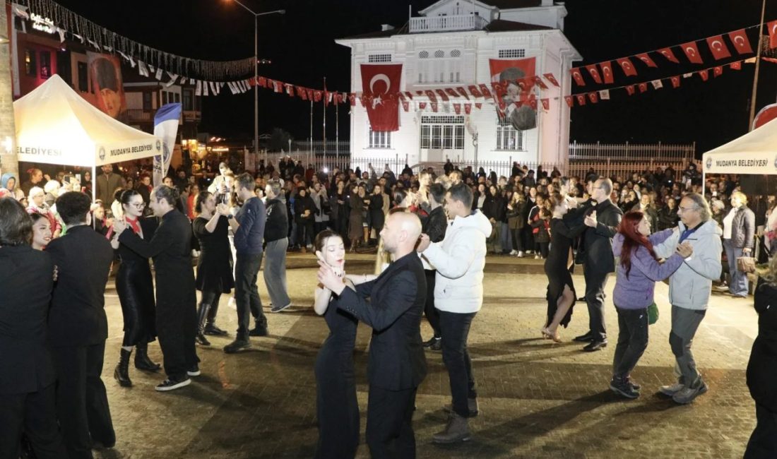 Türkiye Cumhuriyeti’nin 103. kuruluş yıl dönümü Mudanya’da coşkuyla kutlandı. Yağmur