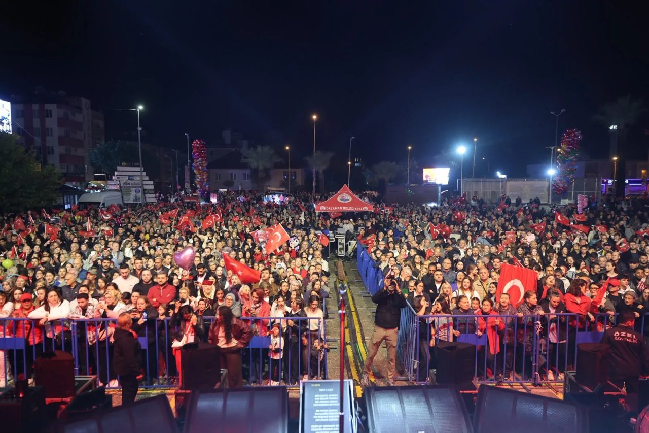 Muğla'da Dalaman Belediyesi tarafından Cumhuriyet’in 103’üncü yıl dönümü dolayısıyla düzenlenen