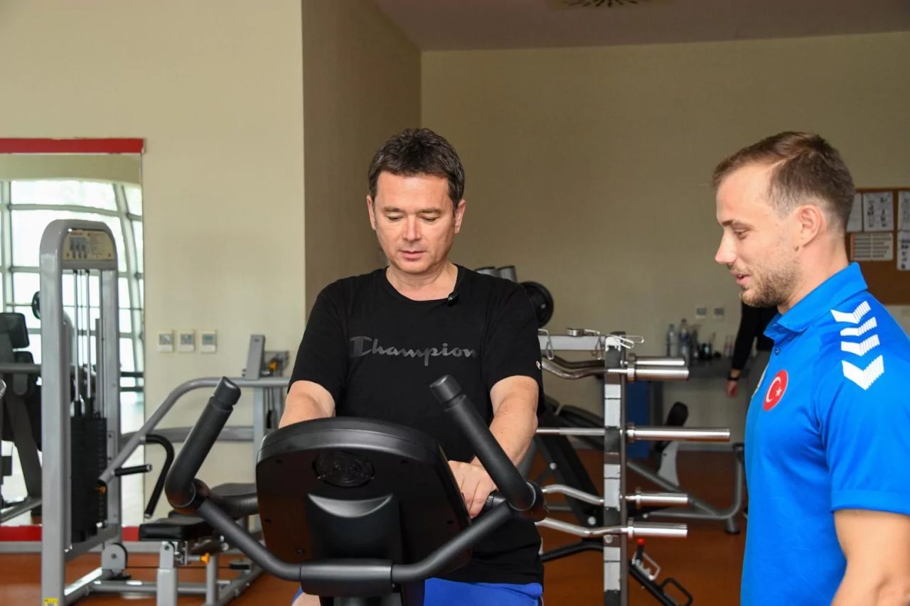 Osmangazi Belediyesi, “Sporun Kalbi Osmangazi” uygulamasıyla spor tesislerine erişimi, eğitim