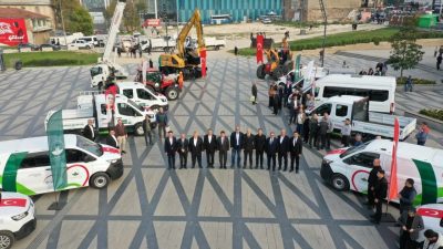 Bursa'da Osmangazi Belediyesi, ilçede yaşayan vatandaşlara daha güçlü ve kaliteli