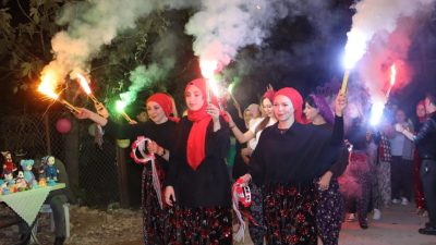 İzmit Belediyesi tarafından bu yıl dördüncüsü düzenlenen Geleneksel Pat Pat