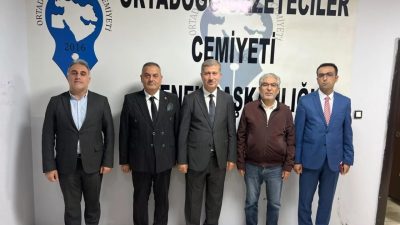 Ağrı İbrahim Çeçen Üniversitesi Rektörü Prof. Dr. İlhami Gülçin, Orta