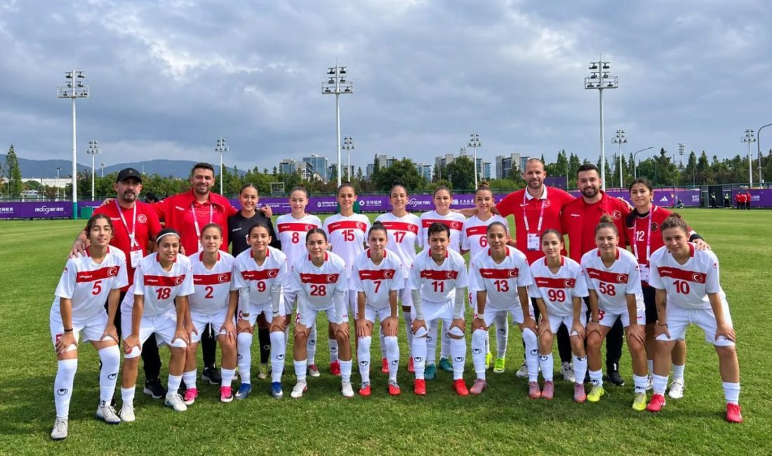 Türkiye şampiyonu Merter Final Okulları Kız Futbol Takımı, Çin'in Suzhou
