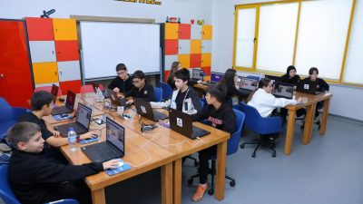 Samsun Büyükşehir Belediyesi çocukların bilimsel meraklarını geliştirmek, teknolojiyle üretmelerini sağlamak