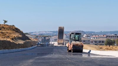 İzmir Büyükşehir Belediyesi’nin 2 bin 700 metrelik çevre yolu projesinde