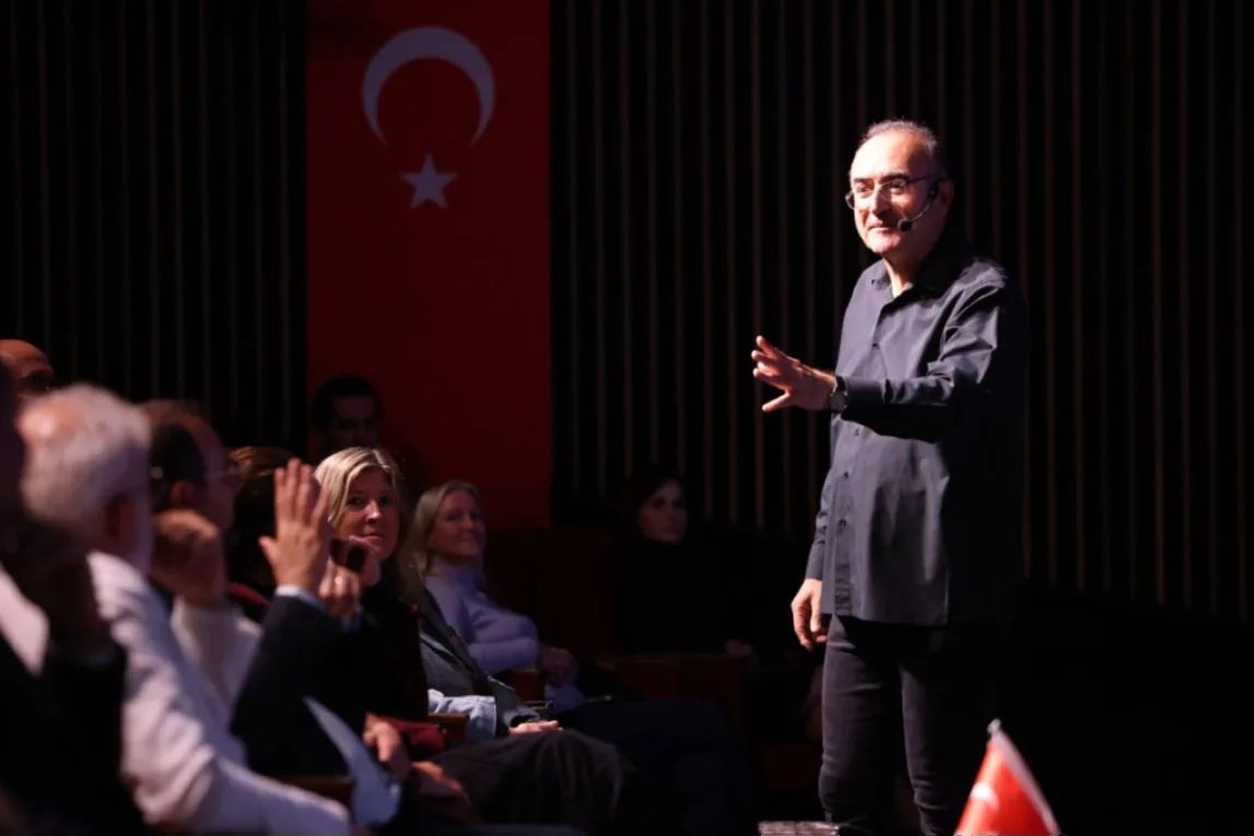 Tekirdağ Büyükşehir Belediyesinin 29 Ekim Cumhuriyet Bayramı’nın 103. yıldönümü kutlamaları,