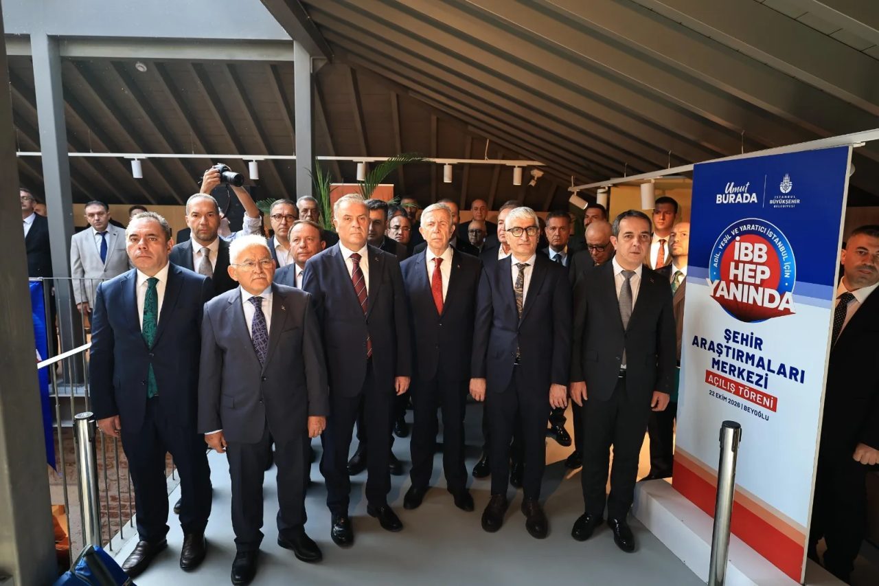 İstanbul Büyükşehir Belediyesi (İBB), Beyoğlu Perşembe Pazarı’ndaki tarihi Kuyumcu Han’ı,