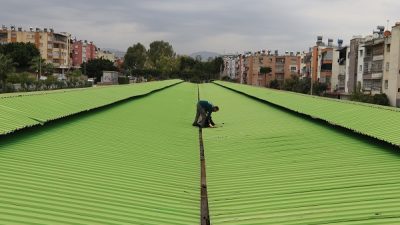MERSİN-Toroslar’daki kapalı semt pazarlarında çatı ve yağmur suyu giderlerine atılan