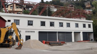 MERSİN-Toroslar Belediyesinin Gözne’de yıllardır atıl durumda bulunan belediye binasını yeniden