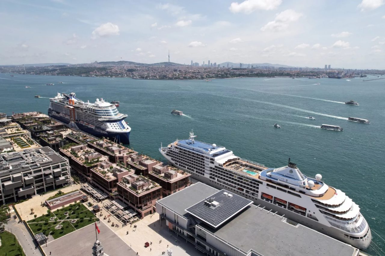 Kruvaziyer turizminde bu yıl 976 kruvaziyer gemisi ile 1,6 milyon