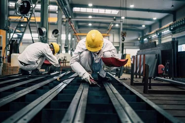 TÜİK verilerine göre, sanayi, inşaat ve ticaret-hizmet sektörlerinde ücretli çalışan