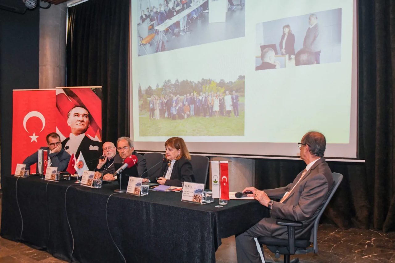 Osmangazi Belediyesi, Bursa'nın fethinin 700. yılı etkinlikleri kapsamında “Geçmiş ve