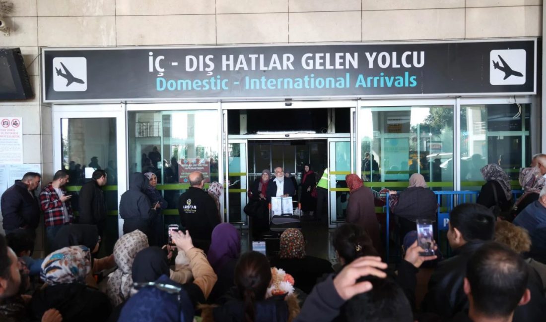 Konya Büyükşehir Belediyesi’nin gönüllere dokunan “Vefa Umresi” projesi kapsamında kutsal