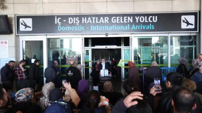 Konya Büyükşehir Belediyesi’nin gönüllere dokunan “Vefa Umresi” projesi kapsamında kutsal