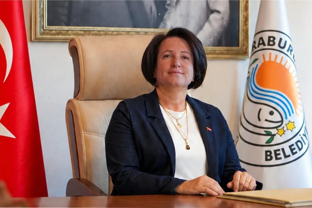 Yeni Parti’den istifa eden Karaburun Belediye Başkanı İlkay Girgin Erdoğan,