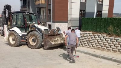 Yenimuhacir Beldesi, altyapı çalışmalarının ardından yollarını hızla yeniliyor. Atatürk Mahallesi'ndeki
