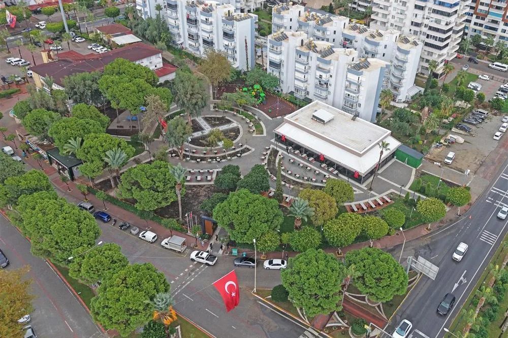 Alanya Belediyesi, Mahmutlar’da eski belediye arazisini baştan sona yenileyerek 450