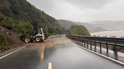 Zonguldak’ta etkili olan kuvvetli yağışlar nedeniyle sel, su baskını ve